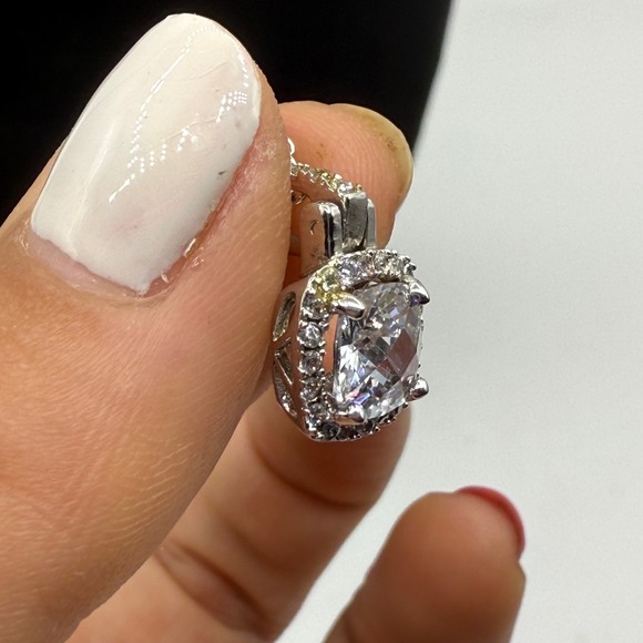 Sparkling Cubic Zirconia Pendant Necklace Silver Toned Chain - Picture 3 of 10